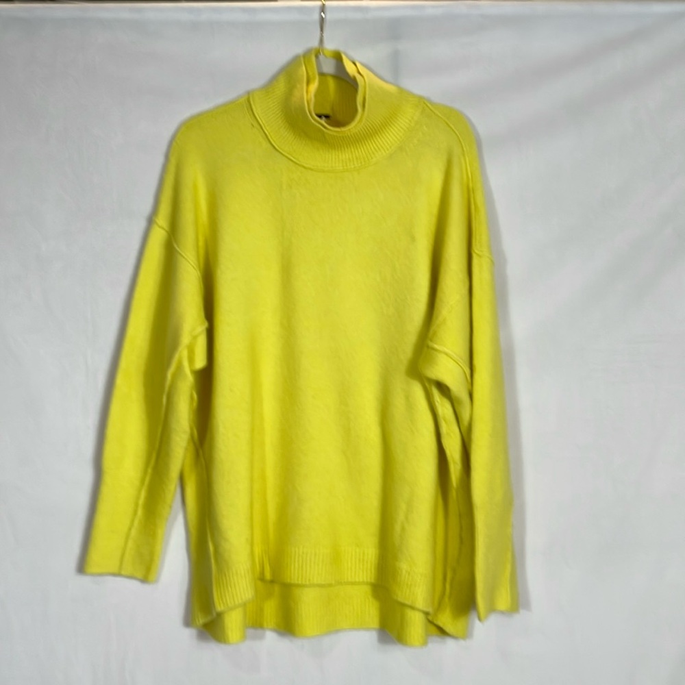 Free People Sweater XS Yellow Chunky Oversized Relaxed Fit Turtleneck Sweater